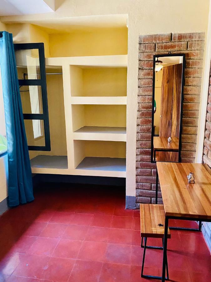 Hostal La Tortuga Booluda León Extérieur photo