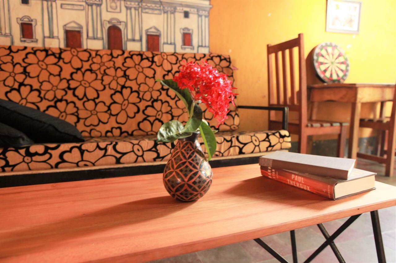 Hostal La Tortuga Booluda León Extérieur photo