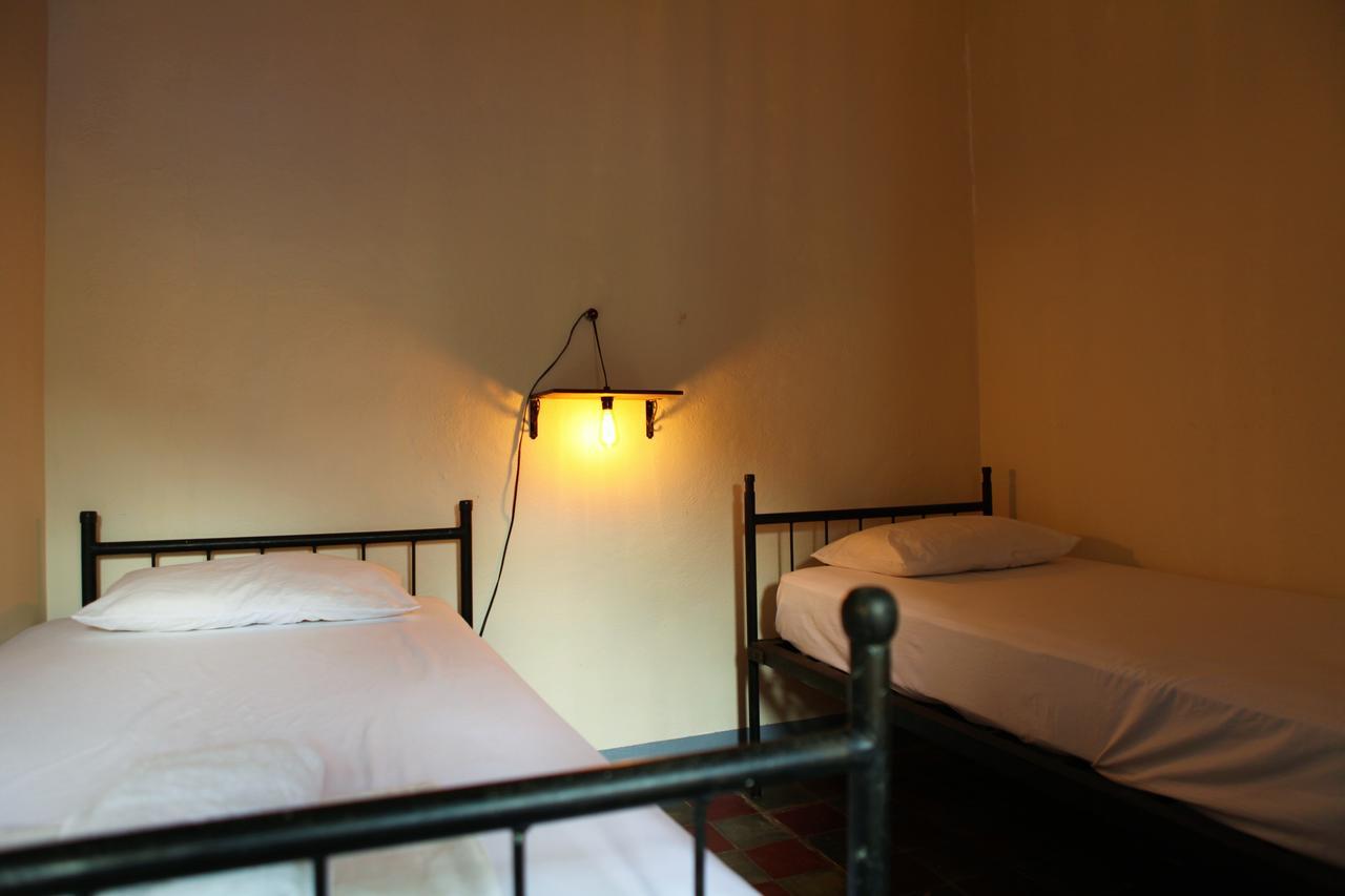 Hostal La Tortuga Booluda León Extérieur photo